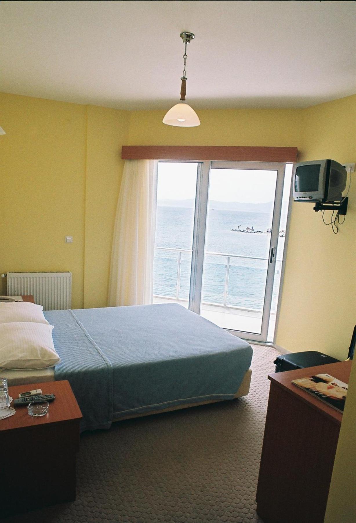 Pasifik Hotel Çeşme Buitenkant foto