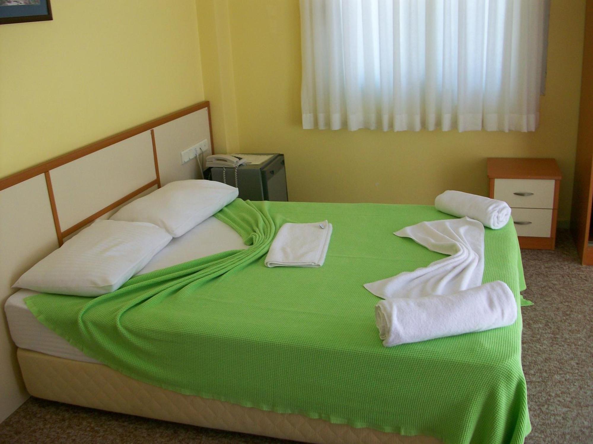Pasifik Hotel Çeşme Buitenkant foto