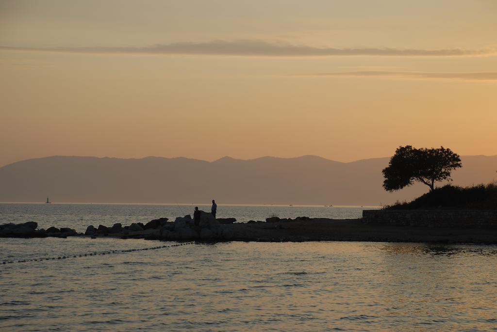Pasifik Hotel Çeşme Buitenkant foto
